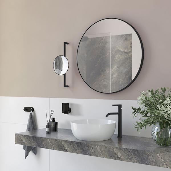 Smedbo Outline makeupspejl p&aring; v&aelig;gstang m/7x forst&oslash;rrelse - Mat sort