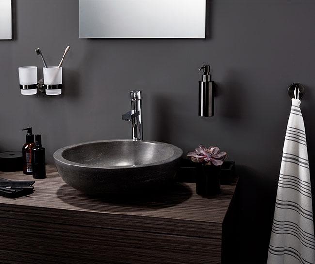 Kosmos sæbedispenser t/væg - Børstet gunmetal Kosmos sæbedispenser t/væg - Børstet gunmetal